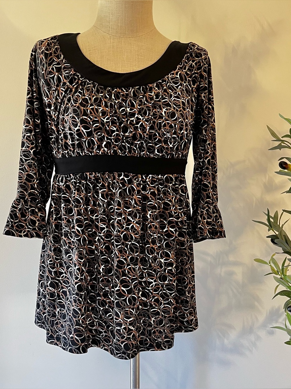Y2K Women's Black and White Patterned Empire-Waist tunic